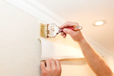 Pose de papier peint au Pègue — revêtements muraux et toiles de verre
